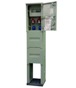 Rozdzielnica budowlana na fundamencie RB2/2/F (2X2P+Z, 1X16A/5P, 1X32A/5P) W6019-1218-005 INCOBEX